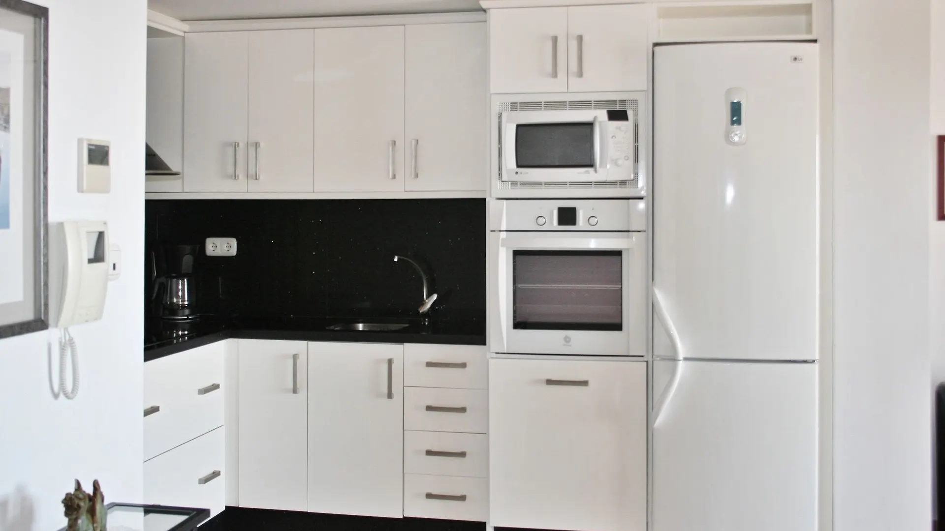 Mirador De Proa A Gorgeous, 4-Bedroom House In Sunny Almunecar With A Apartment