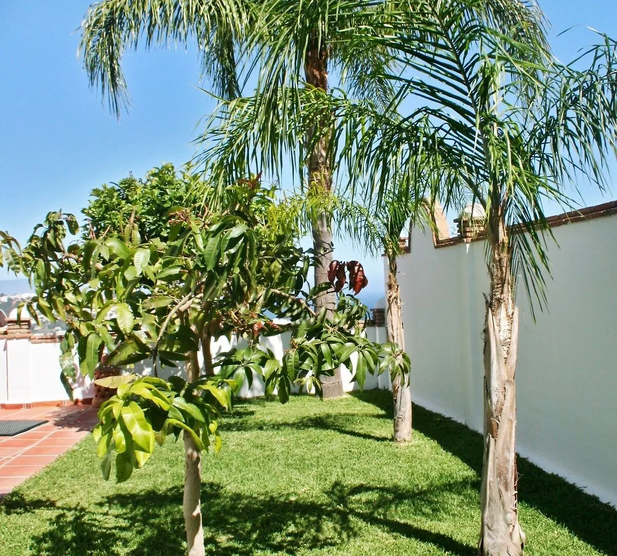 Mirador De Proa A Gorgeous, 4-Bedroom House In Sunny Almunecar With A Apartment